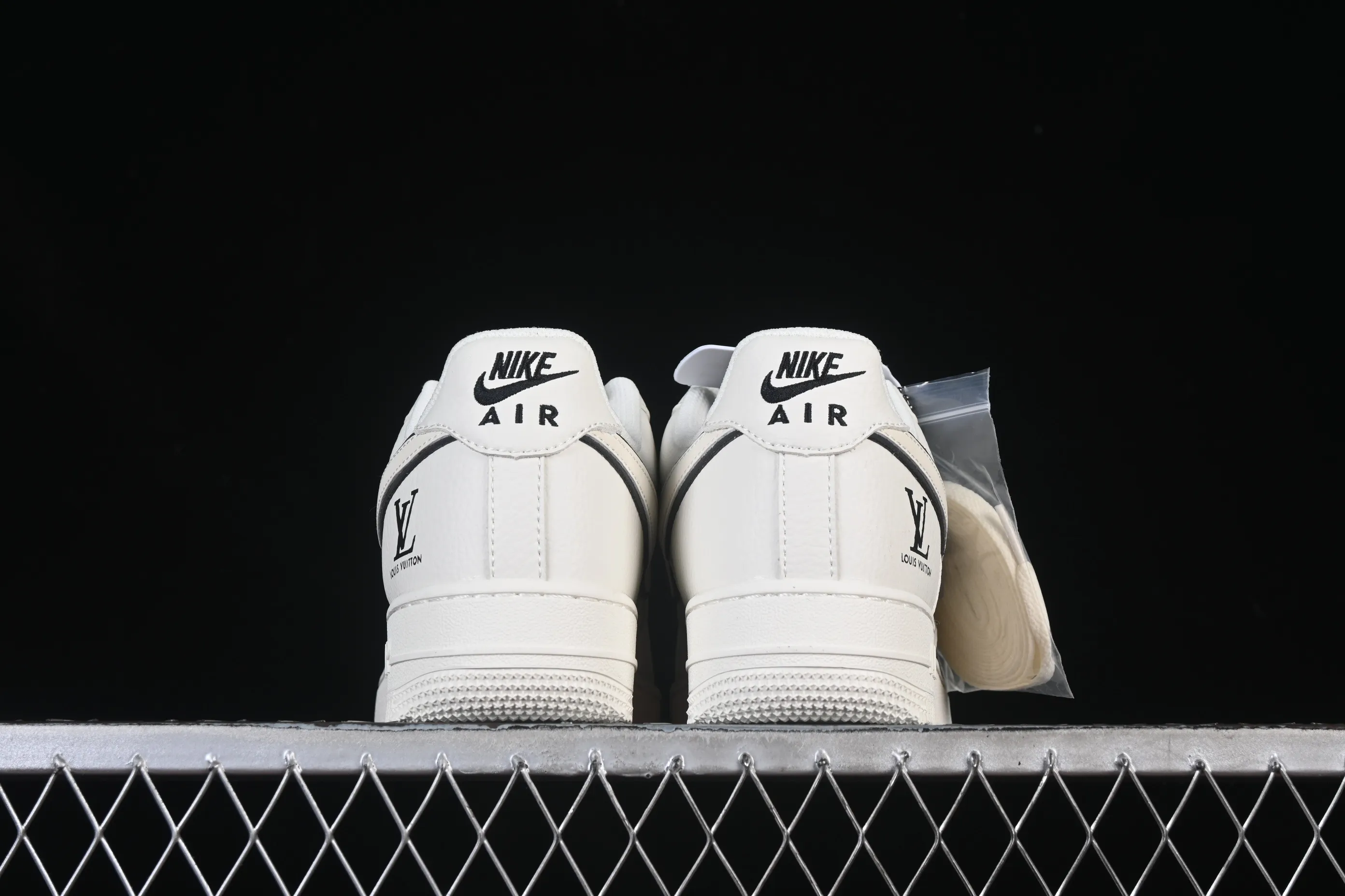 All categories Nk Air Force 1 Air Force series Nk Air Force 1 Low Air Force low-top Nike Air Force 1'07 Low LV joint off-white small black hook Air Force 1 low-top casual sneakers CS5288-035